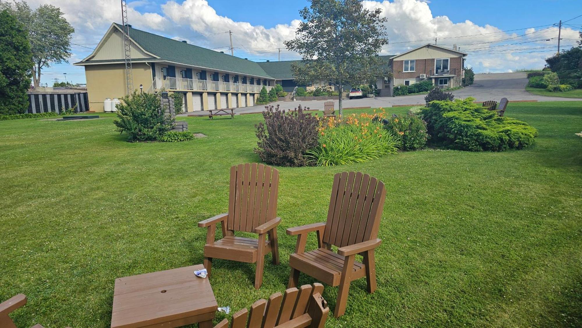 Hotel Oasis Lac St-Louis Salaberry-de-Valleyfield Εξωτερικό φωτογραφία