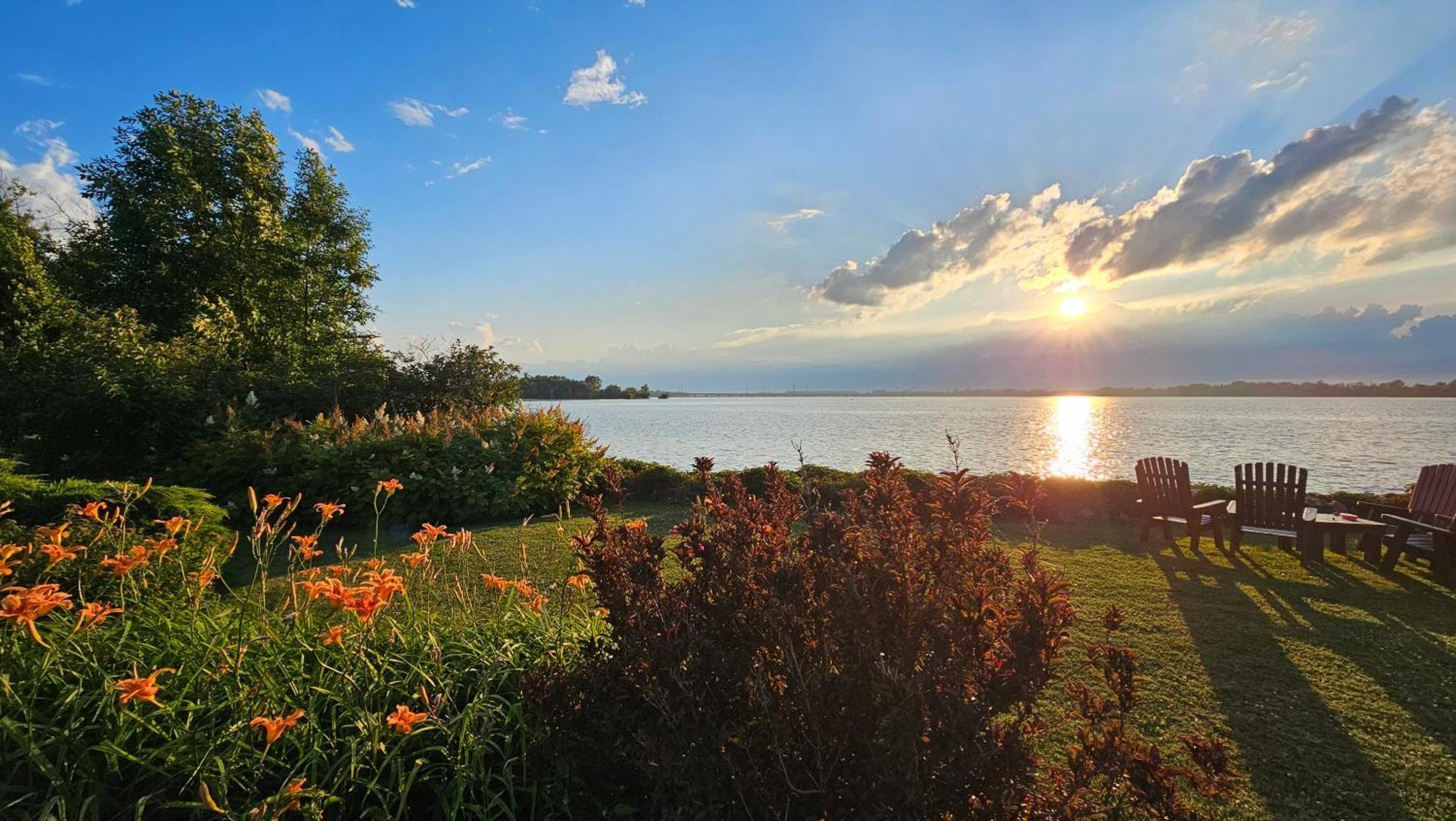 Hotel Oasis Lac St-Louis Salaberry-de-Valleyfield Εξωτερικό φωτογραφία